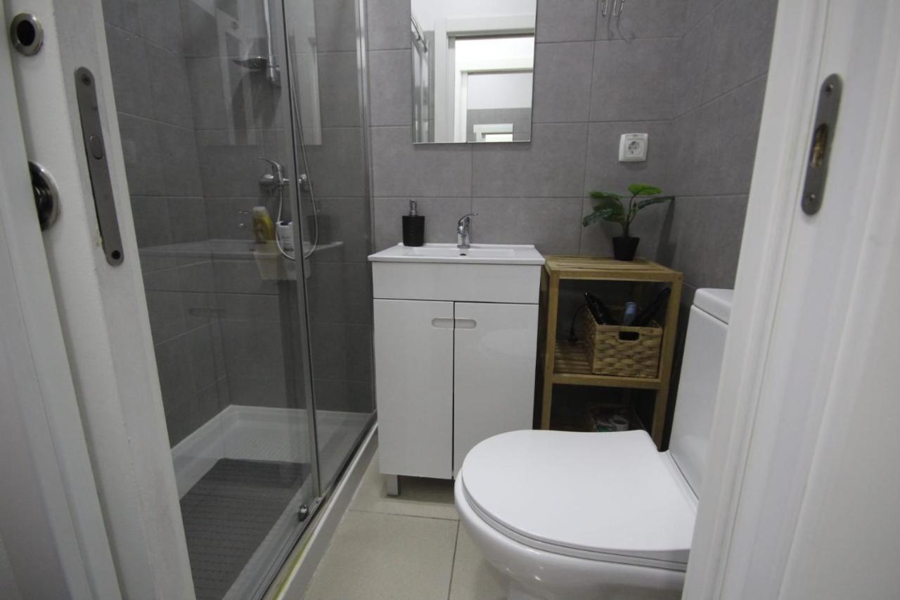 Ocean M1 R4 - Large Double Room With Shared Bathroom In City Center Lisbon Luaran gambar